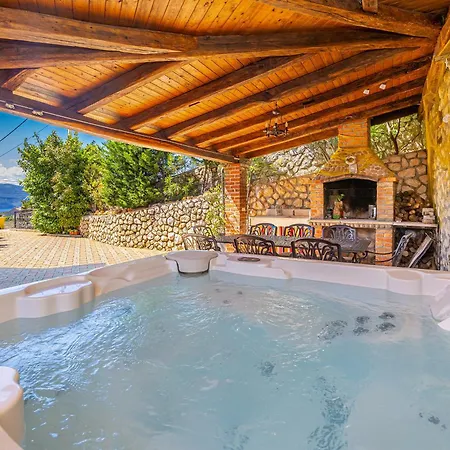 Rustica Villa *
